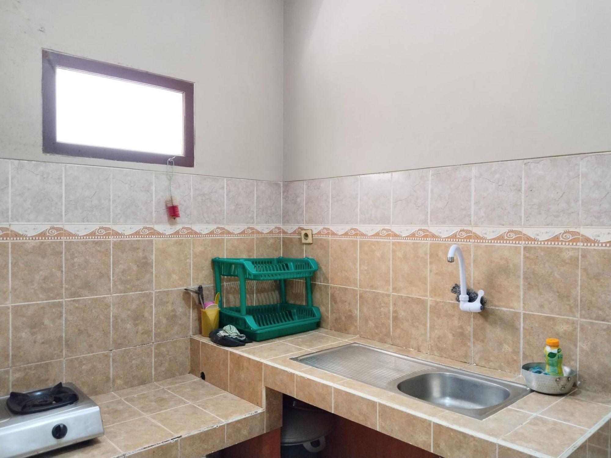 Villa Yustisia Curug 7 Cilember チサルア エクステリア 写真